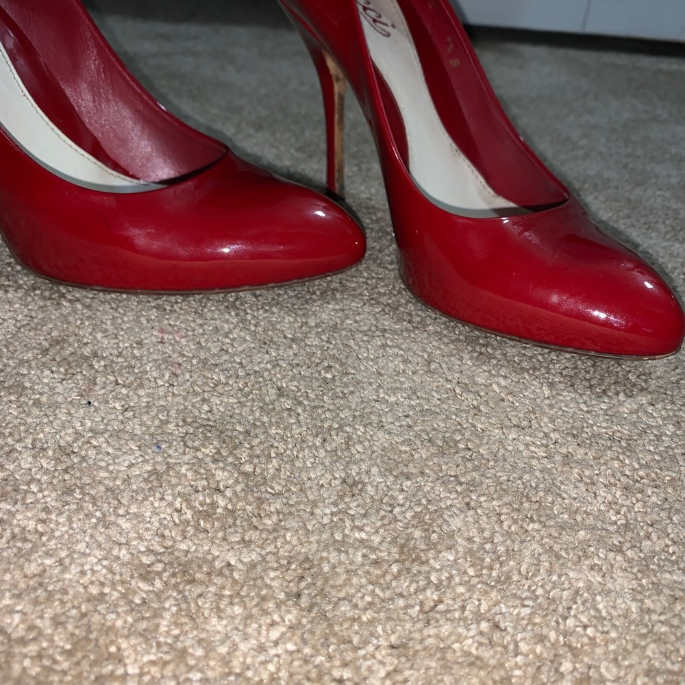 Authentic Gucci Red heels - Picture 2 of 6